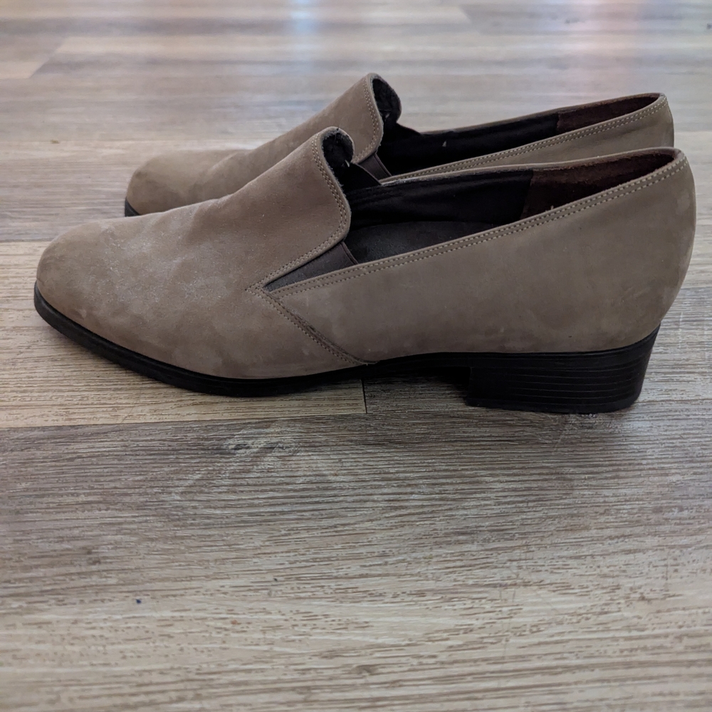 Munro Women's Taupe Slip-On Loafers